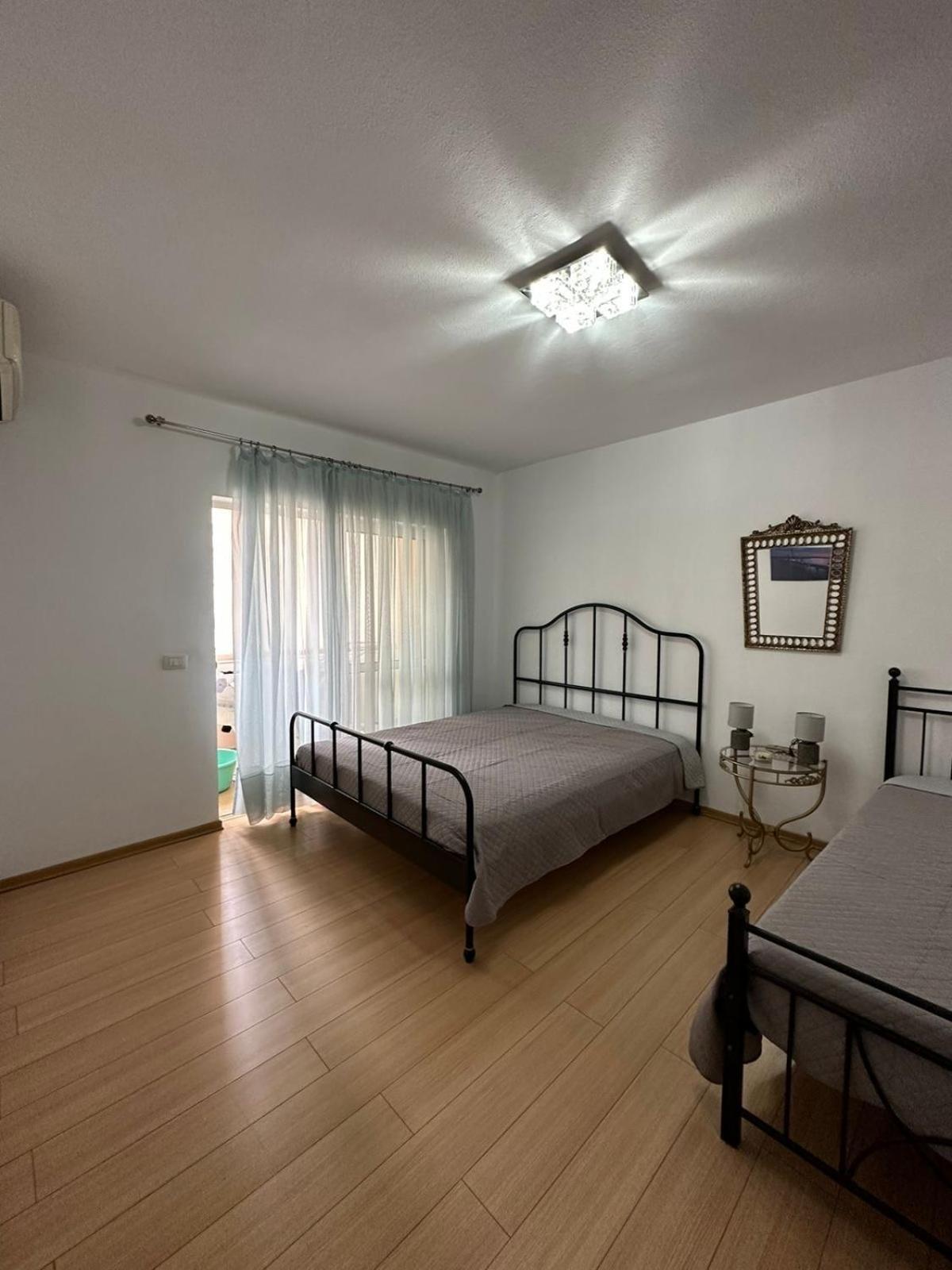 Blloku Family Apartment ティラナ エクステリア 写真