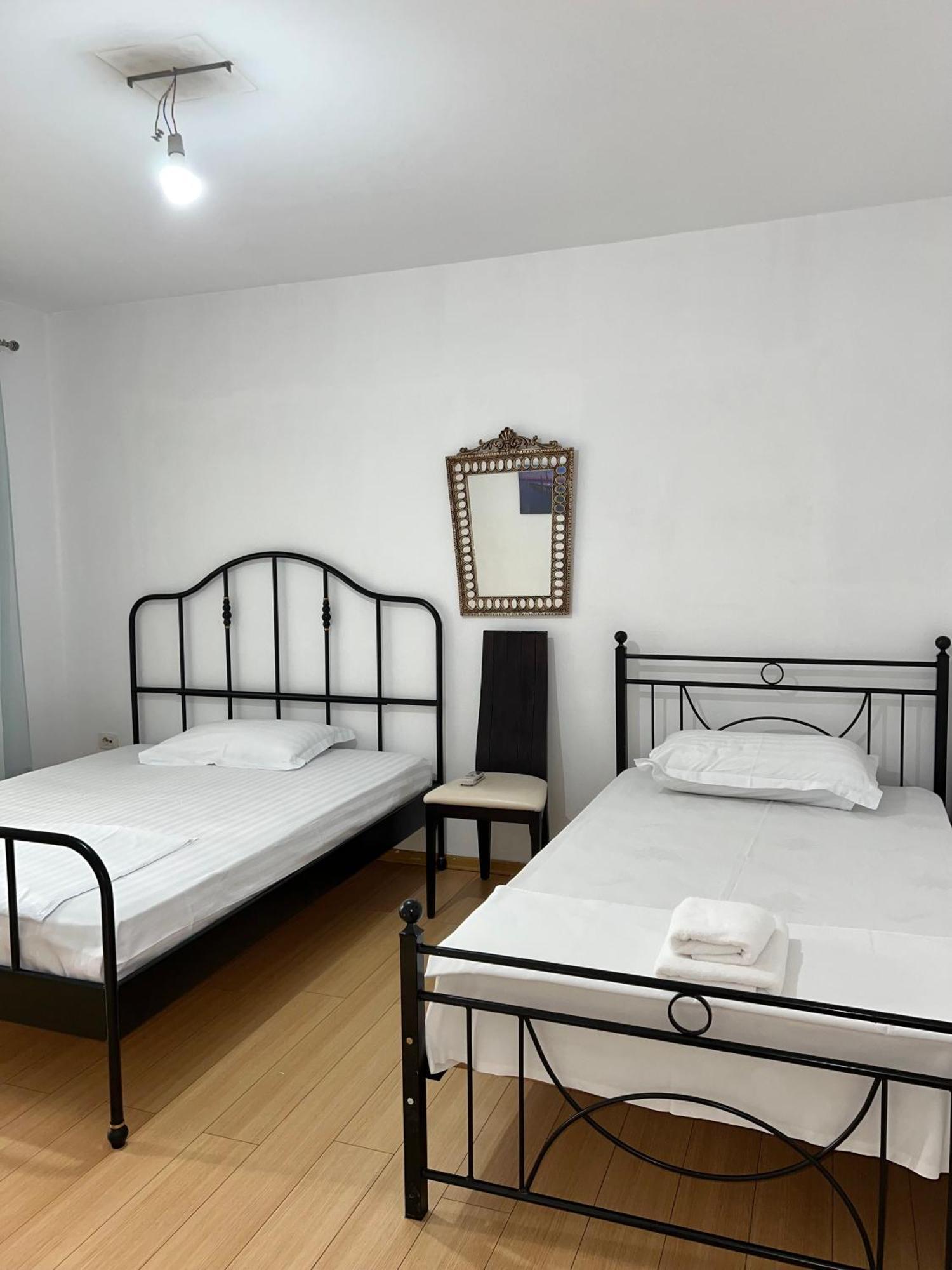 Blloku Family Apartment ティラナ エクステリア 写真