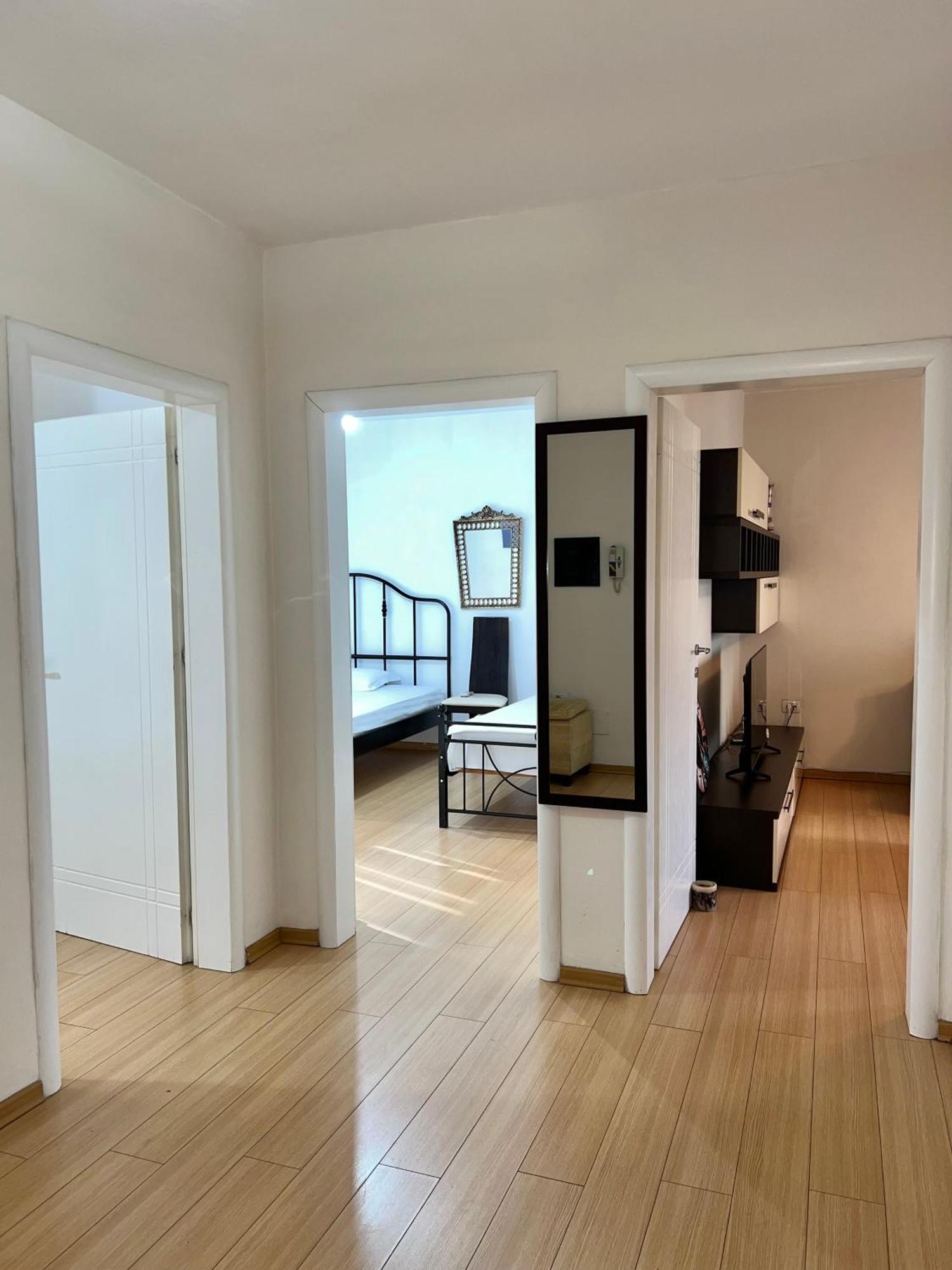 Blloku Family Apartment ティラナ エクステリア 写真